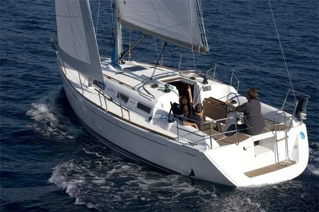 Sailboat to hire Ajaccio at the best price