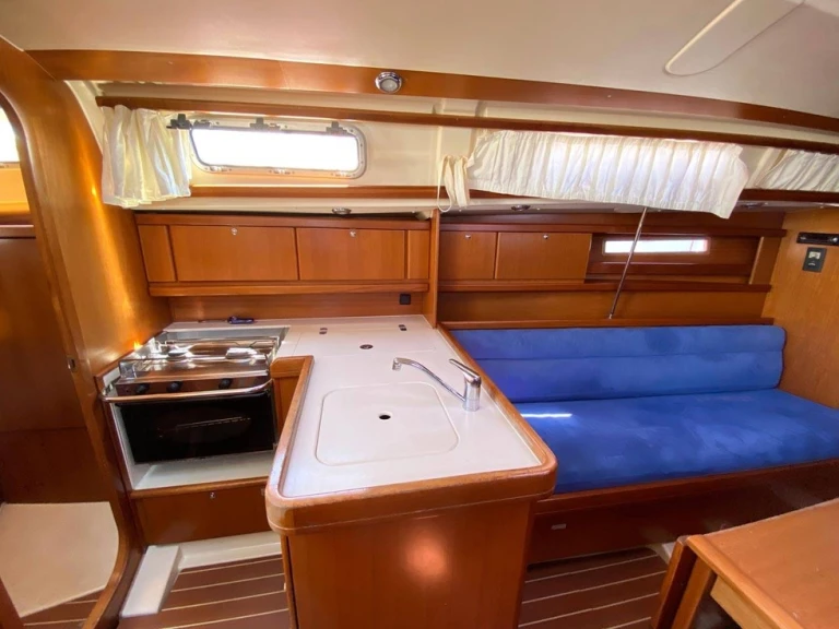 Yacht charter Ajaccio - Dufour Dufour 325 Grand Large on SamBoat