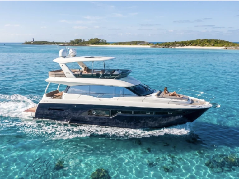 Luxury Yacht to hire Miami Beach at the best price