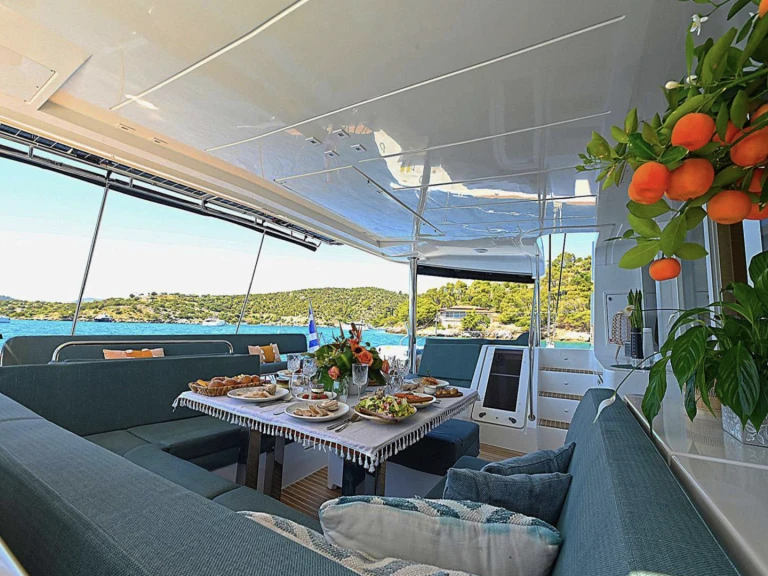 Catamaran hire in Athens Marina - Lagoon Lagoon 52