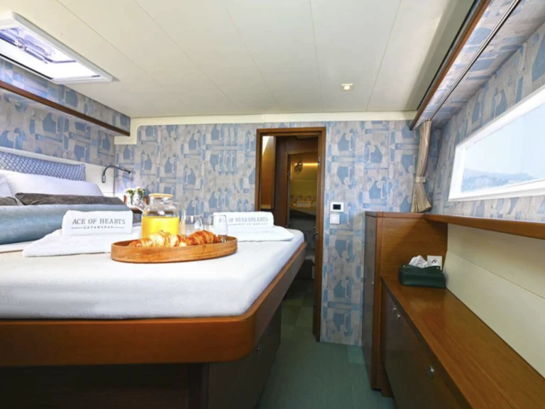 Hire Catamaran with or without skipper Lagoon Athens Marina