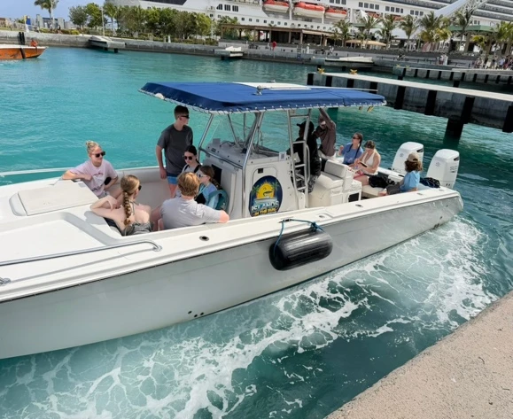 Hire Motorboat Marlago with a boat licence