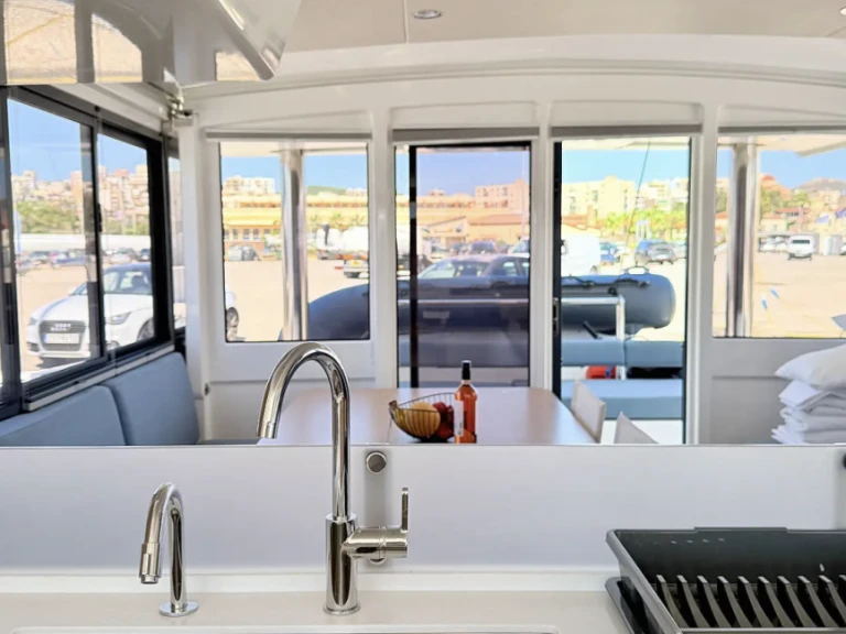Charter a Bali Bali 4.8 in Athens Marina on Samboat