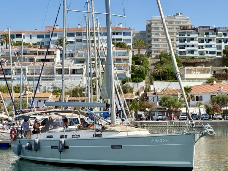 Yacht hire Sitges cheap Bavaria 45 Cruiser