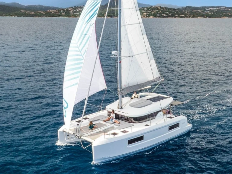 Hire a Lagoon Lagoon 38 Pianottoli-Caldarello