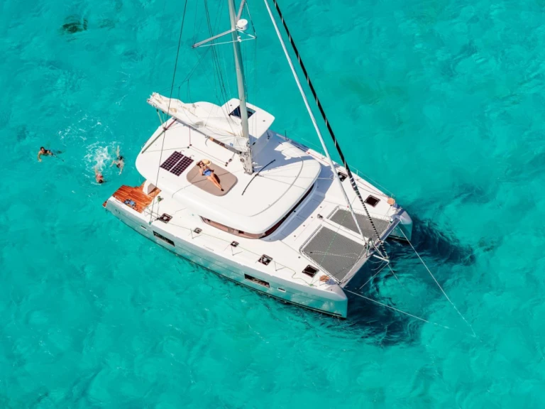 Hire a Lagoon Lagoon 42 Pianottoli-Caldarello