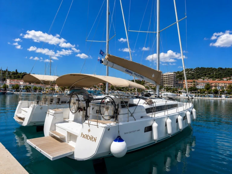 Hire Sailboat with or without skipper Jeanneau Split