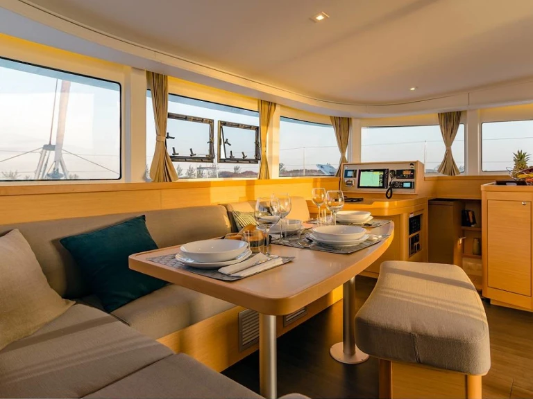 Charter a Lagoon Lagoon 42 in Pianottoli-Caldarello on Samboat