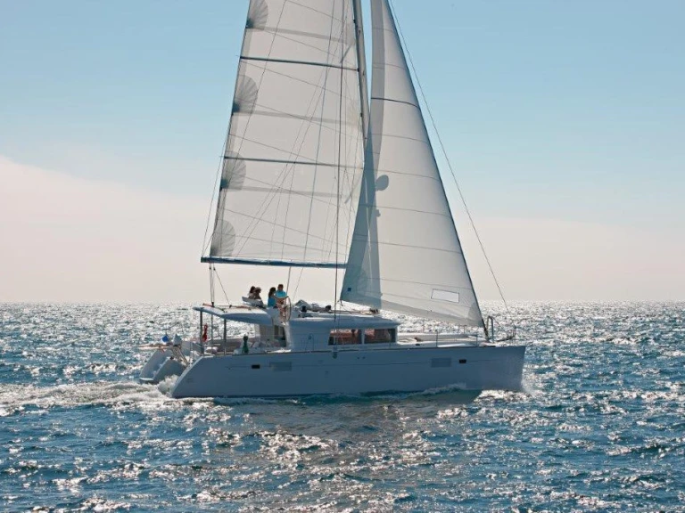 Hire Catamaran with or without skipper Lagoon Piso Livadi