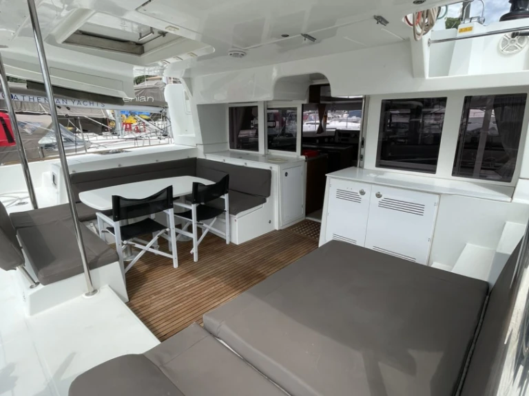 Hire a Lagoon Lagoon 450 F Piso Livadi