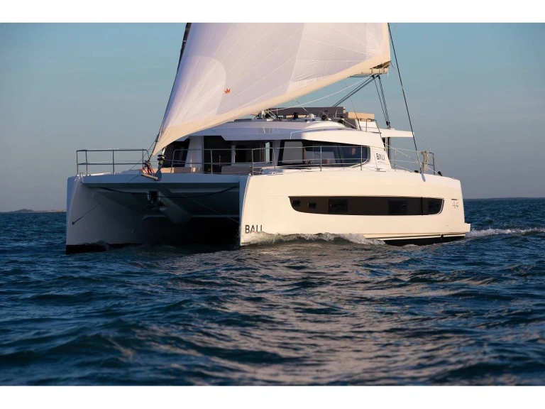Charter a Bali Bali 4.4 in Tourlos on Samboat