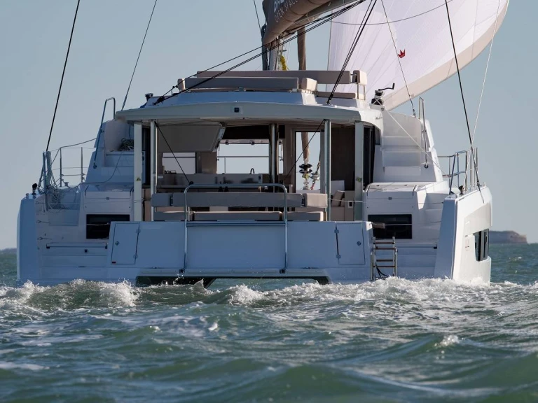 Hire Catamaran Bali with a boat licence