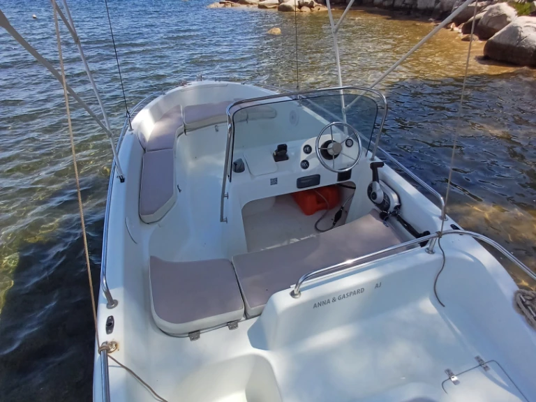 Charter a Quicksilver Activ 455 Open in Porto-Vecchio on Samboat