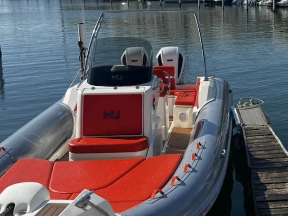 Hire a Nuova Jolly Prince 30 Port-Camargue