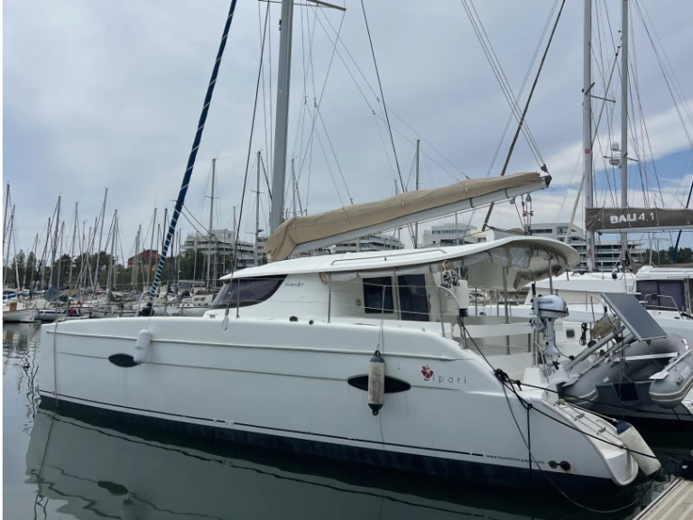 Hire a Fountaine Pajot Lipari 41 Canet-en-Roussillon