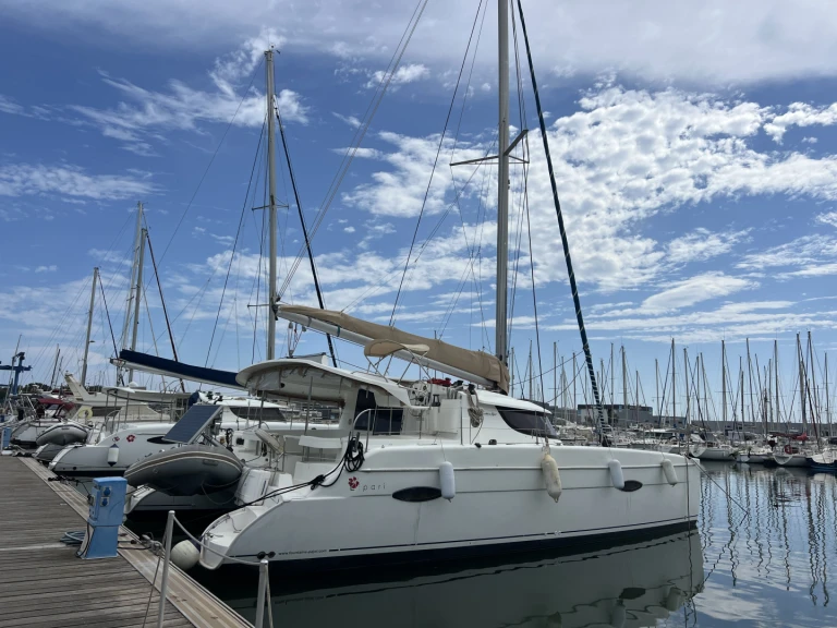 Charter a Fountaine Pajot Lipari 41 in Canet-en-Roussillon on Samboat