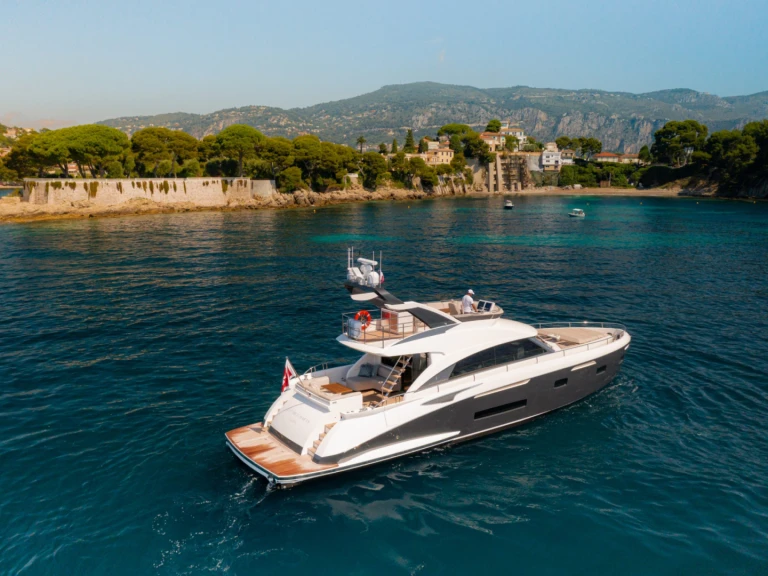 Yacht hire Paris cheap 68
