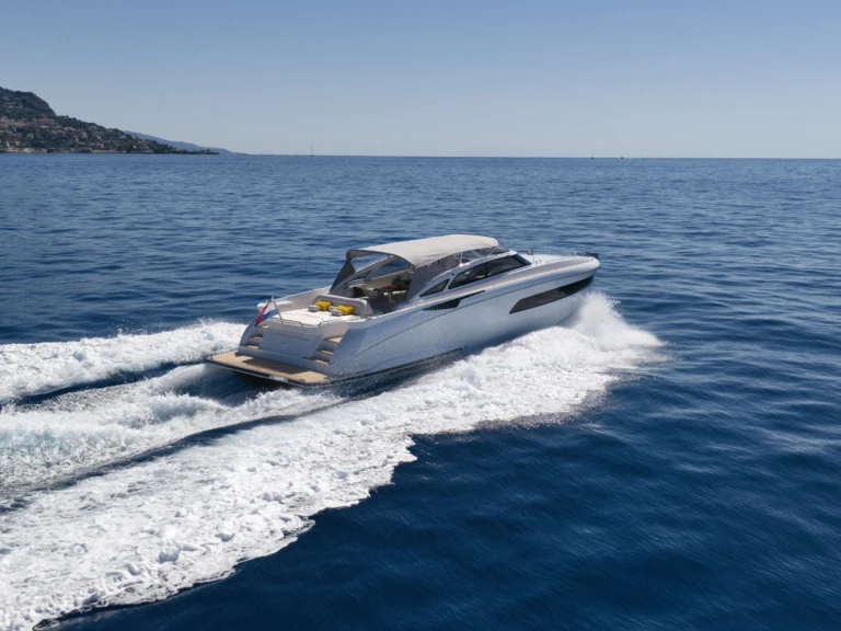 Hire Luxury Yacht with or without skipper SICHTERMANN Paris