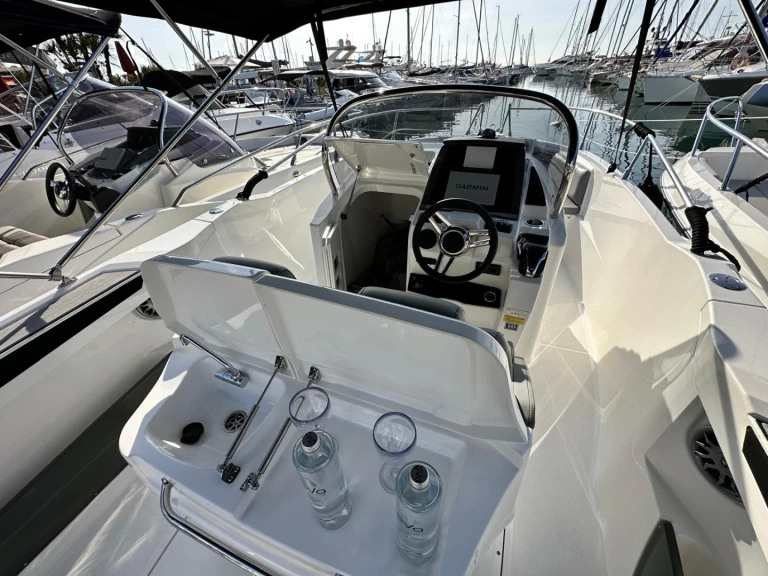 Yacht charter Mandelieu-la-Napoule - Karnic sl 701 on SamBoat