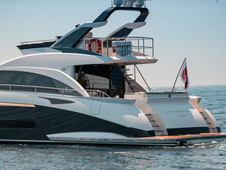 Luxury Yacht to hire Paris at the best price