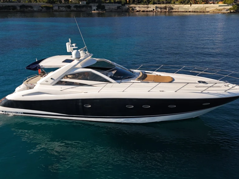 Yacht charter Paris - Sunseeker Portofino 53 on SamBoat