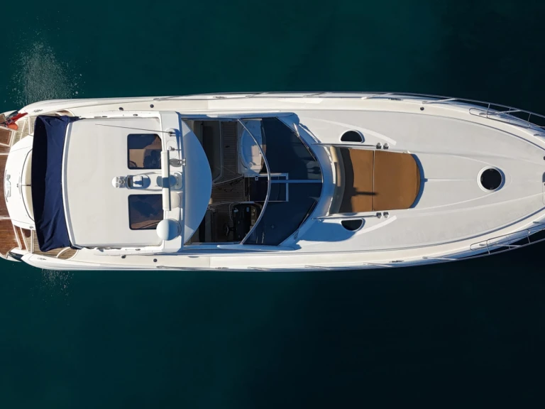 Hire a Sunseeker Portofino 53 Paris