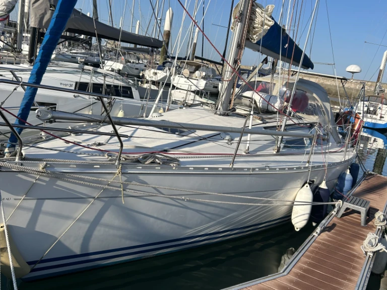 Hire a Jeanneau Sun Odyssey 33 Le Havre