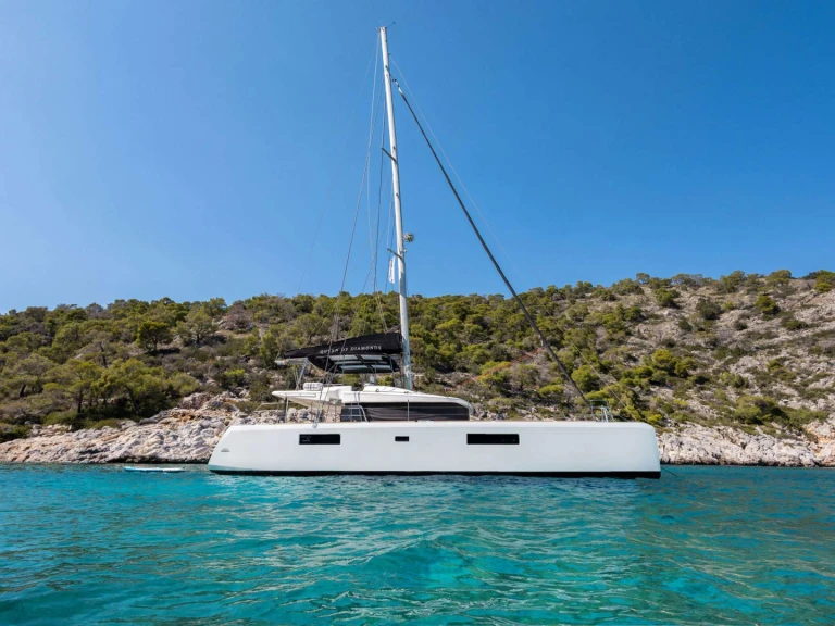 Catamaran hire in Athens Marina - Lagoon Lagoon 52 F