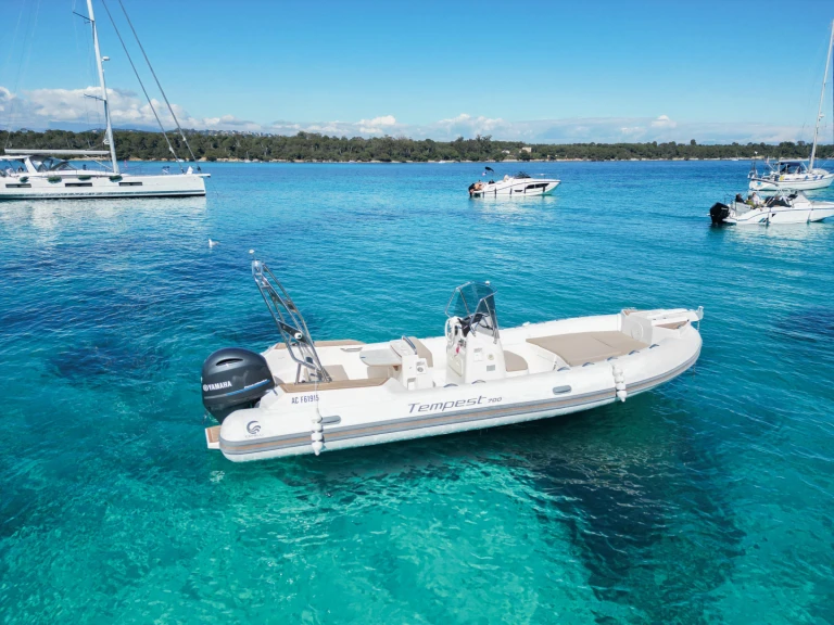 Yacht charter Mandelieu-la-Napoule - Capelli Tempest 700 on SamBoat