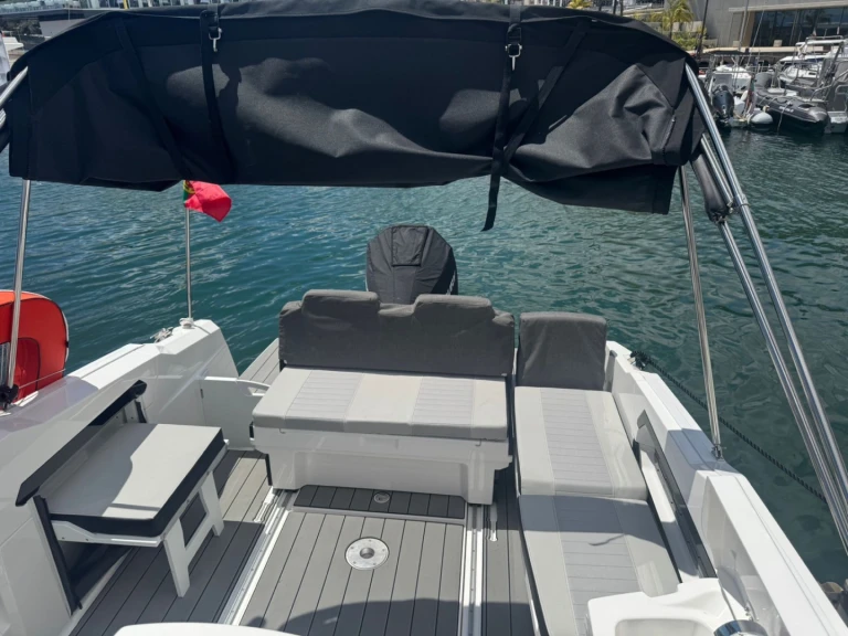 Yacht hire Porto do Funchal cheap R8S