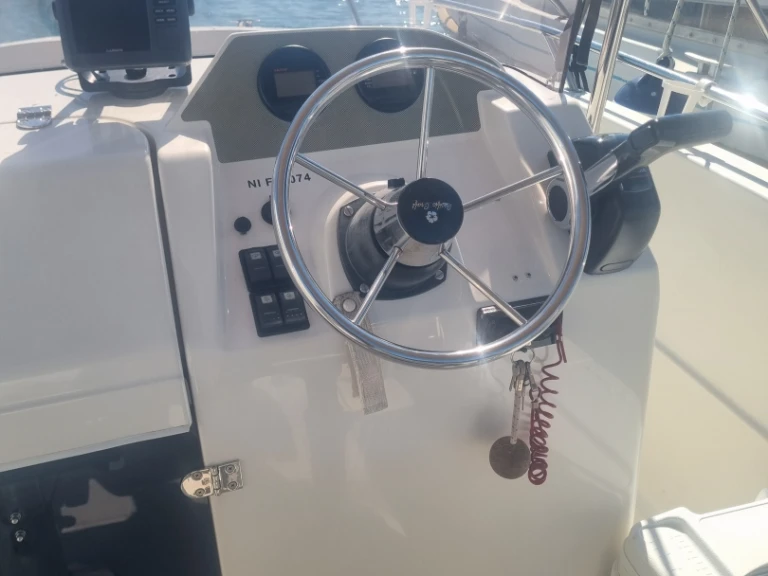 Yacht hire Saint-Laurent-du-Var cheap Pacific Craft 545 Open