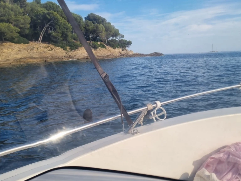 Motorboat hire in Saint-Laurent-du-Var - Pacific Craft Pacific Craft 545 Open