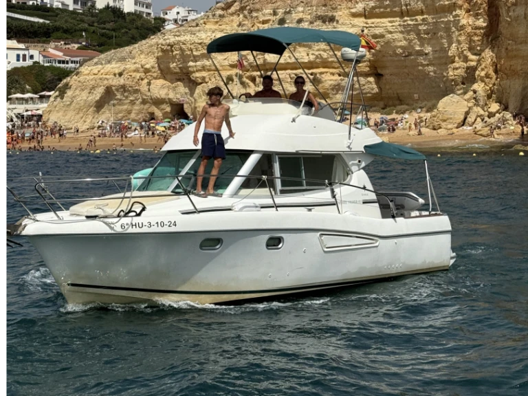 Motorboat to hire Real Club Marítimo de Huelva at the best price