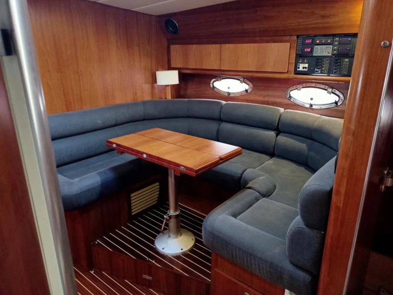 Charter a Gallart 11 Europa in Barcelona on Samboat