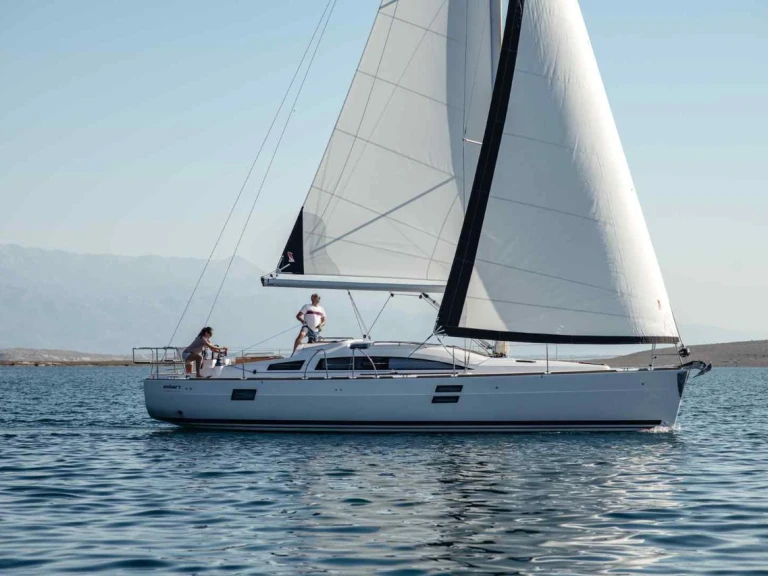 Sailboat to hire Pula at the best price