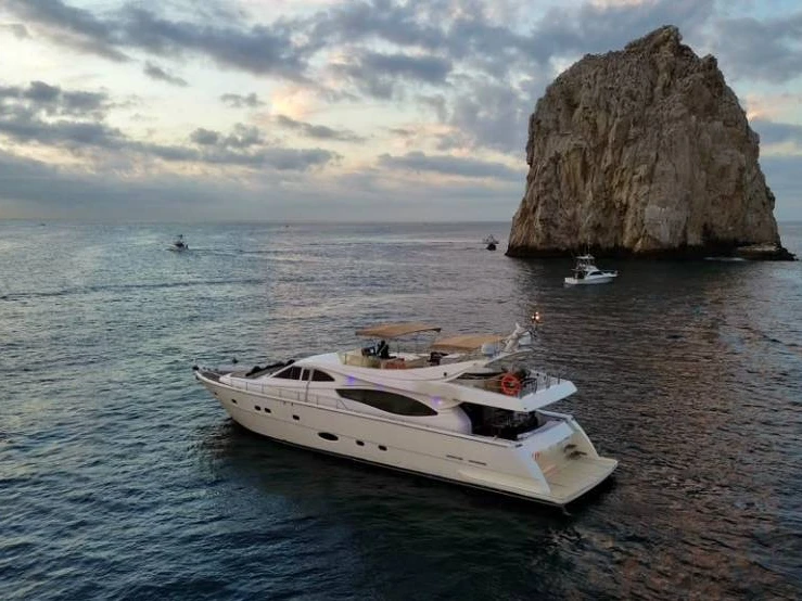 Hire Luxury Yacht Ferretti with a boat licence