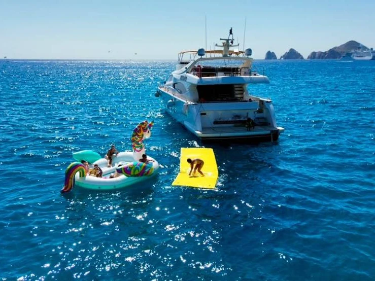 Luxury Yacht to hire Cabo San Lucas at the best price