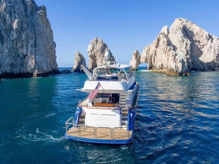 Luxury Yacht to hire Cabo San Lucas at the best price