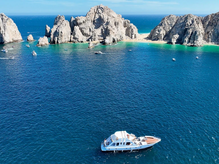 Luxury Yacht to hire Cabo San Lucas at the best price