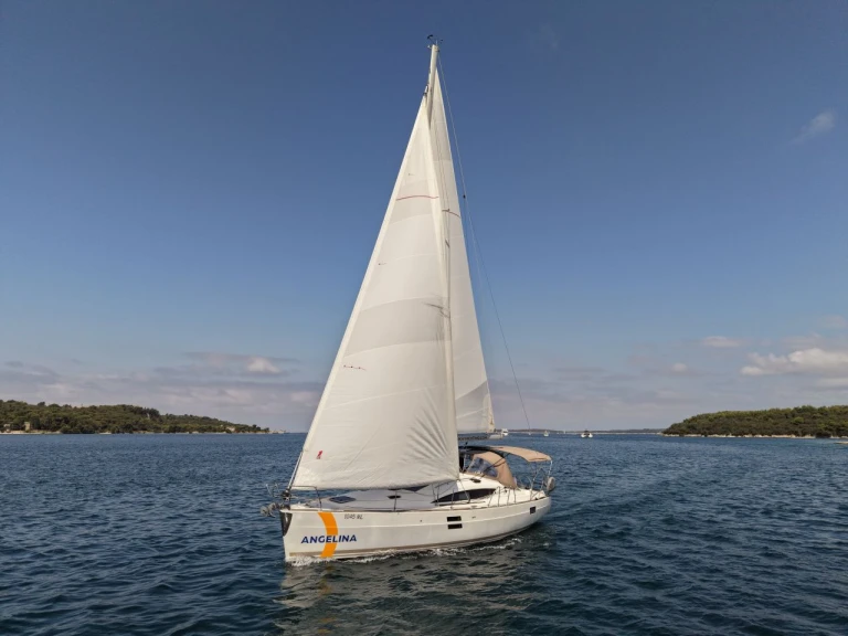 Charter a Elan Impression 40 in Pula on Samboat