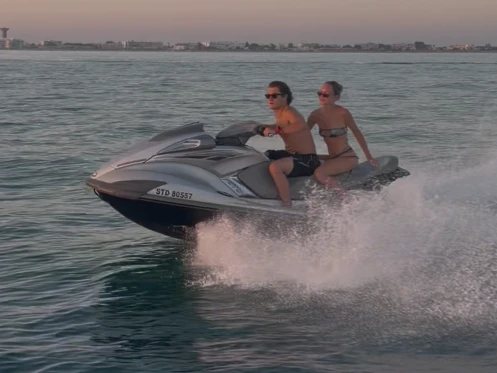 Hire Jet ski Yamaha with a boat licence