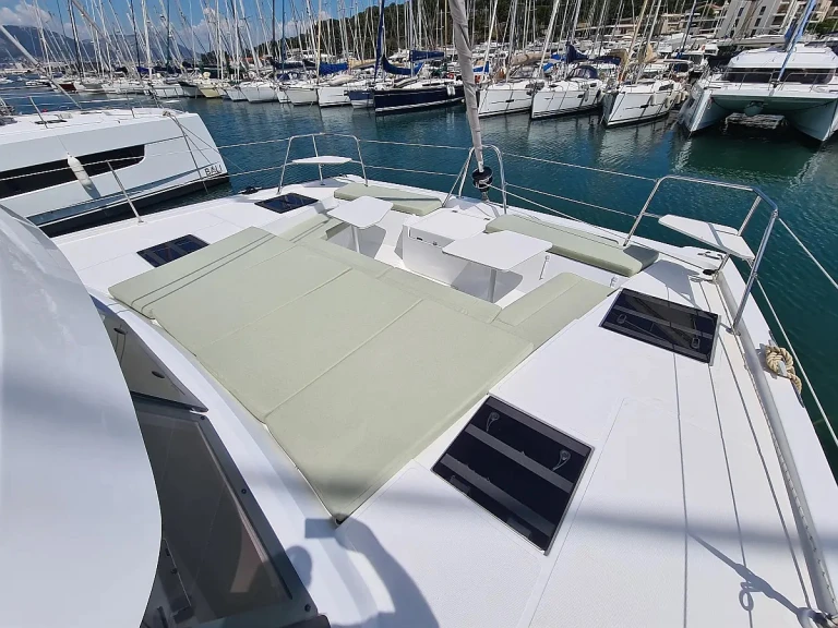 Yacht hire Saint-Mandrier-sur-Mer cheap Bali Catspace Voile