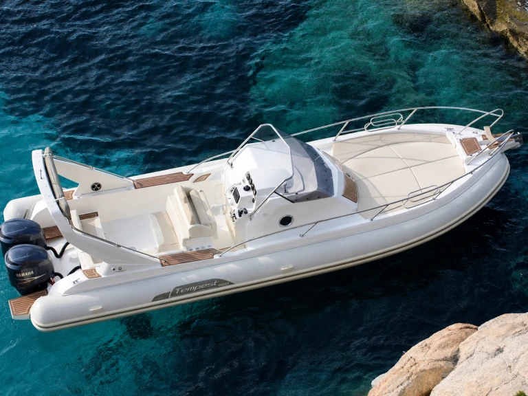 RIB hire in Porto-Vecchio - Capelli Tempest 1000 WA