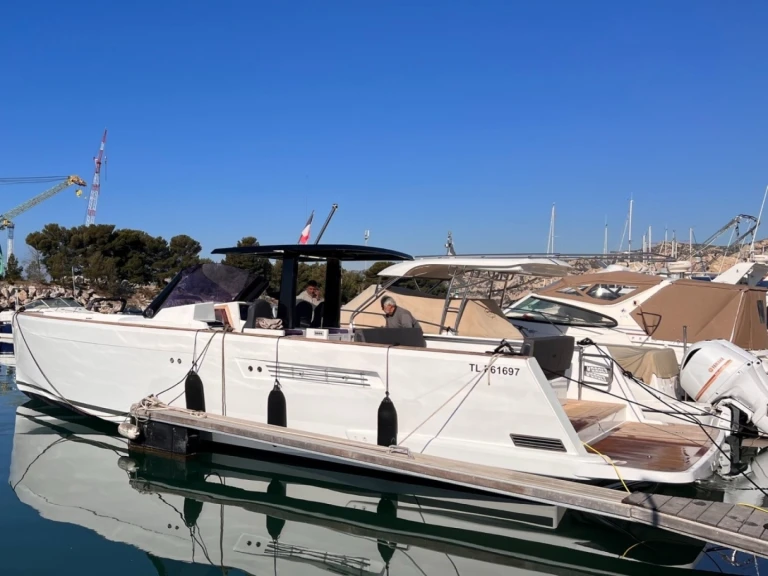 Motorboat hire in Marseille - Fjord Fjord 40 Open