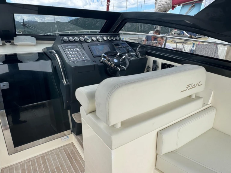 Hire a Fiart Fiart 44 Porto-Vecchio