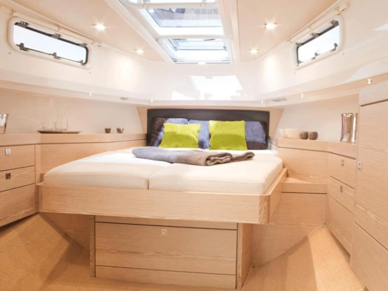 Charter a Fjord Fjord 40 Open in Marseille on Samboat