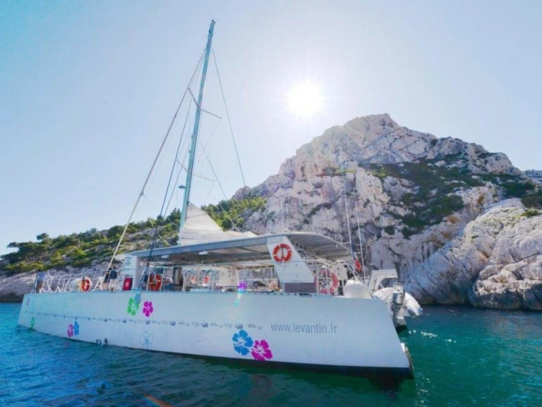 Hire a Levantin Ecolorato Marseille