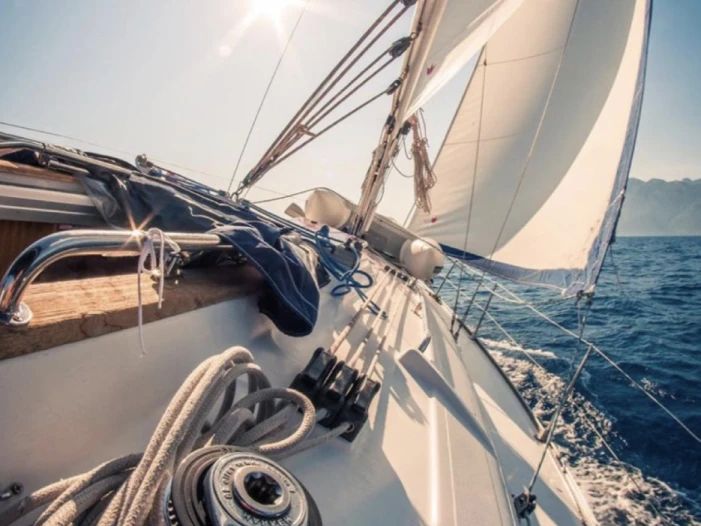 Hire a Jeanneau sunrise 35 Gijón