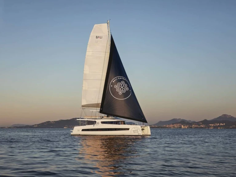 Catamaran hire in Bonifacio - Bali Bali 5.8