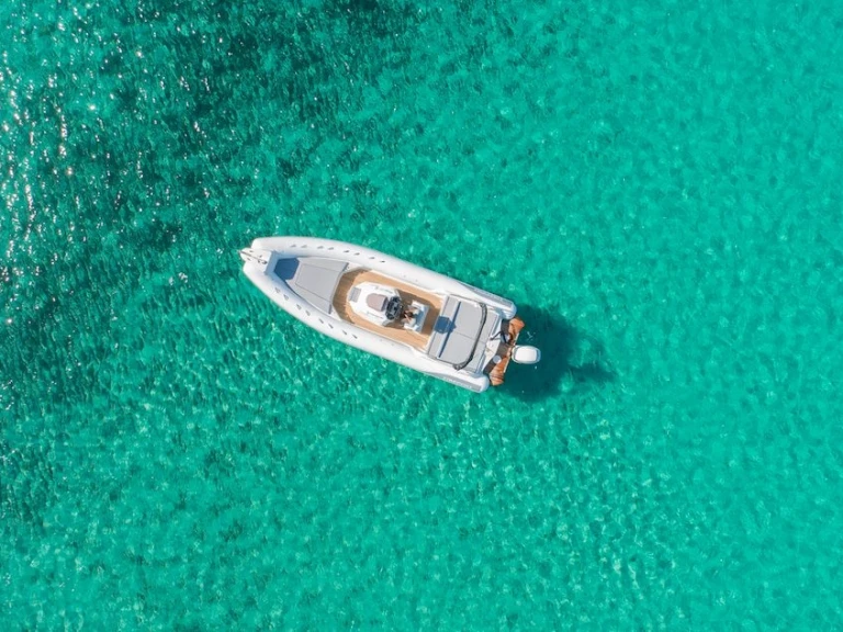 RIB hire in Coti-Chiavari - Kardis KARDIS 880 APACHE